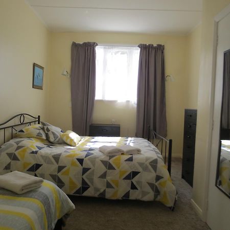 Empire Hotel Featherston Экстерьер фото
